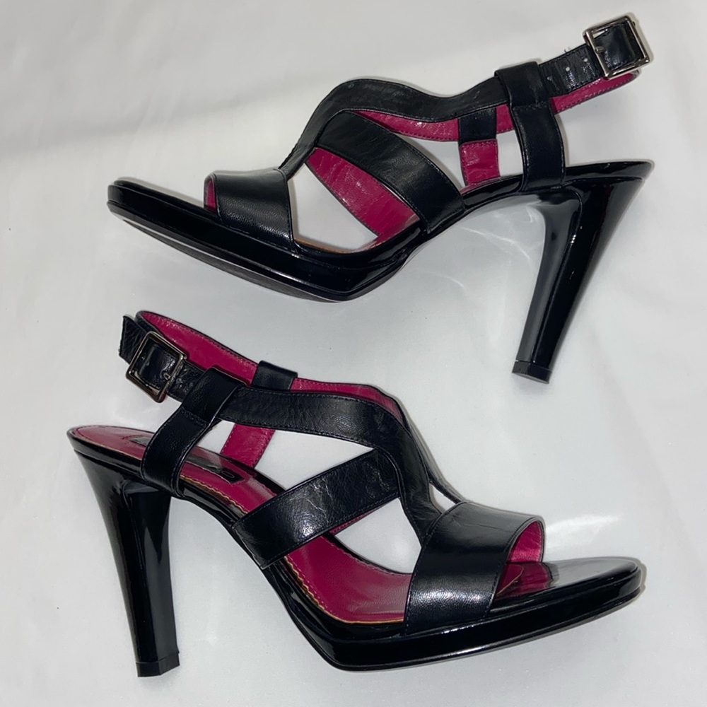 Bandolino black strappy leather sandals 8M
